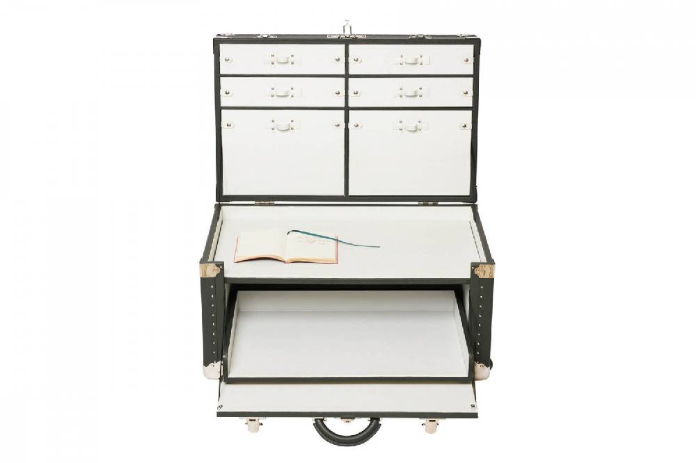 Pineider Baule fasciato, realizzato in pelle di vitello. Dimensione grande 120x51x51cm Sottocosto