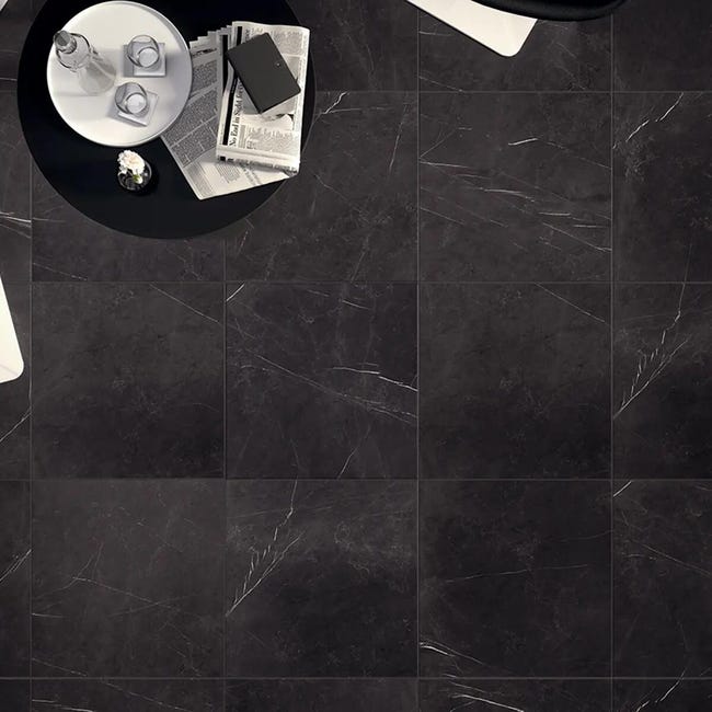 Leroymerlin Piastrella da pavimento interno rettificato Murano in gres porcellanato opaco nero 60 x 60cm Sp. 9 mm traffico intenso (pei 4/5) R9 Fino al 60% di sconto