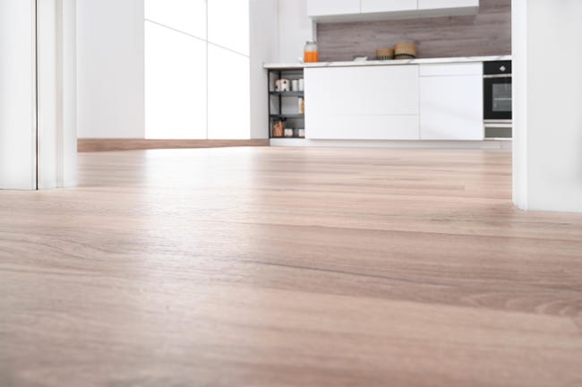 Leroymerlin Pavimento laminato ARTENS Zaragoza rovere naturale resistente all'acqua Sp 10mm Italia