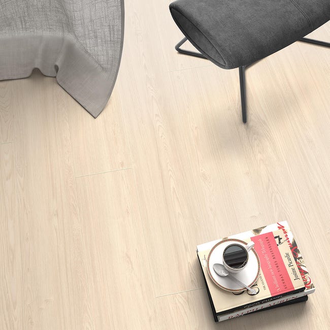 Leroymerlin Pavimento laminato ARTENS Pine bianco resistente all'acqua Sp 8mm Promozione Limitata