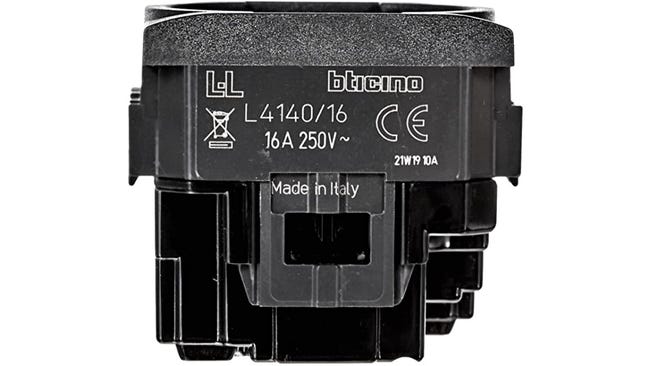 Leroymerlin Presa di alimentazione universale Living light BTICINO 16 A colore nero Offerta San Valentino