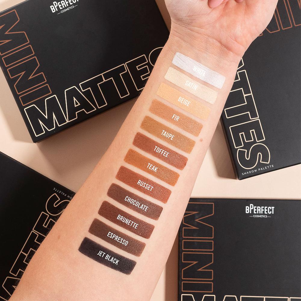 QVC BPerfect Palette 12 ombretti con specchietto e pennello Novità