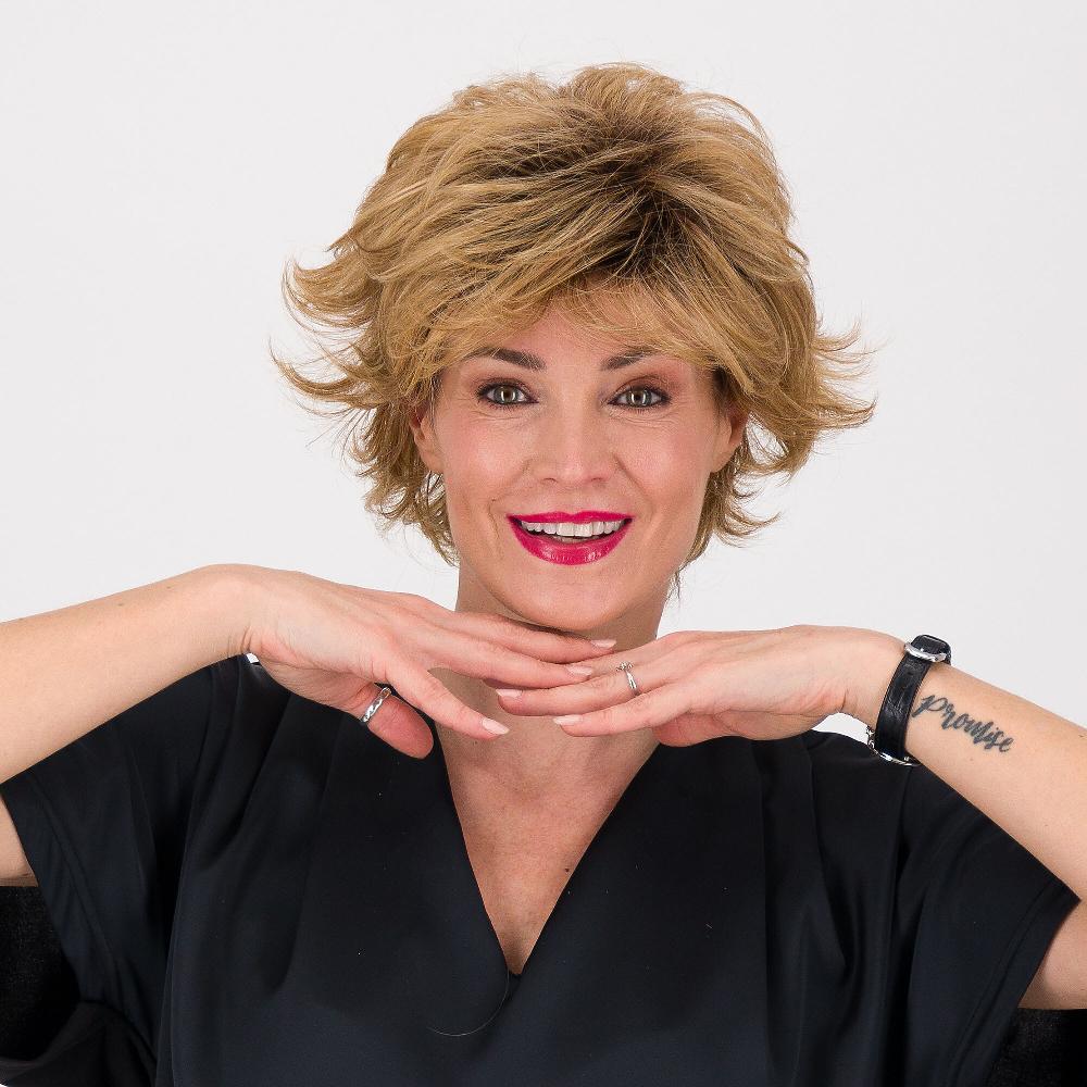 QVC HairDo Parrucca corta Texured Flip taglio sbarazzino Affare Del Giorno