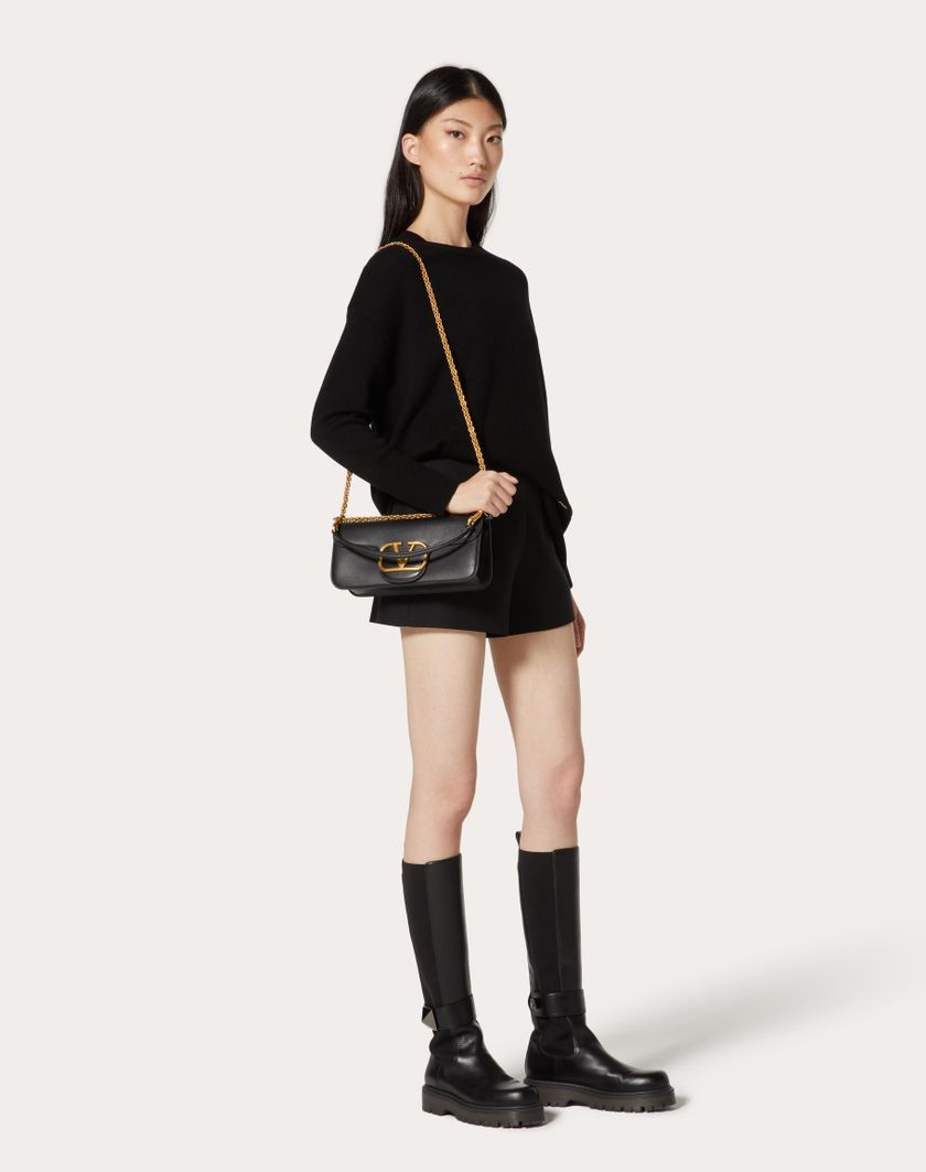 Valentino Handbags Borsa A Spalla Valentino Garavani Locò In Vitello per Donna in Nero | Valentino IT Italia