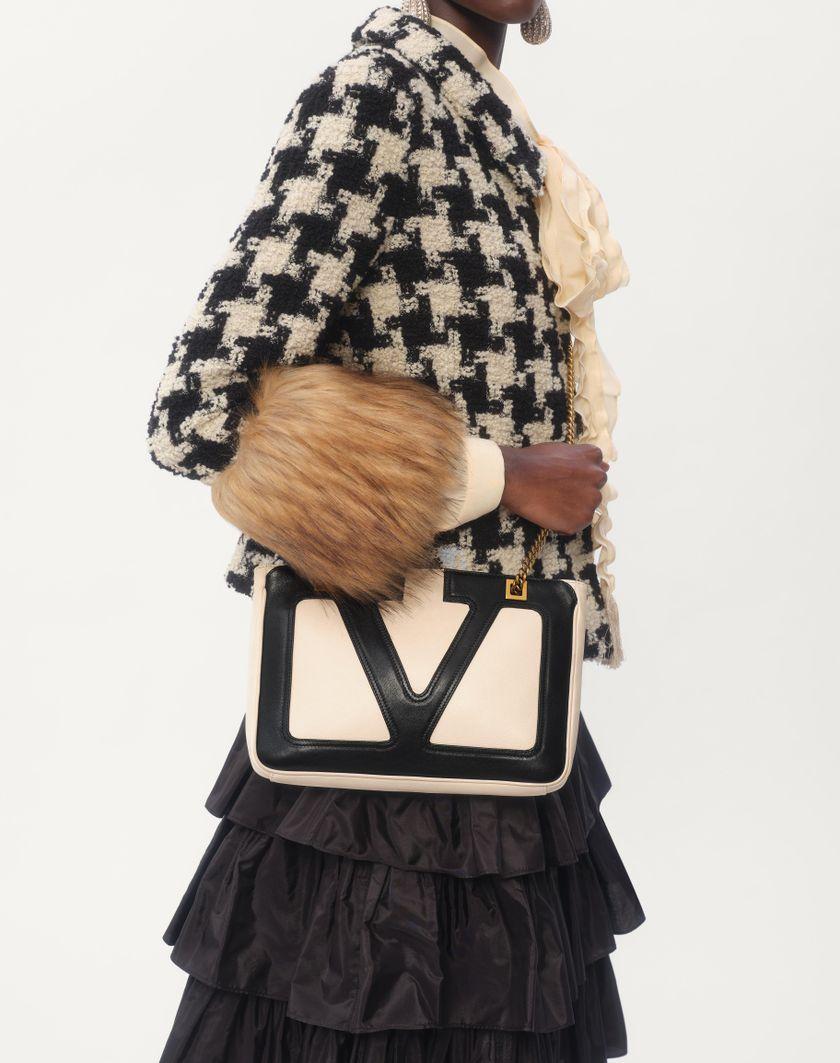 Valentino Handbags Borsa Shopping Piccola Valentino Garavani Viva Superstar In Nappa per Donna in Avorio/nero | Valentino IT I Più Venduti