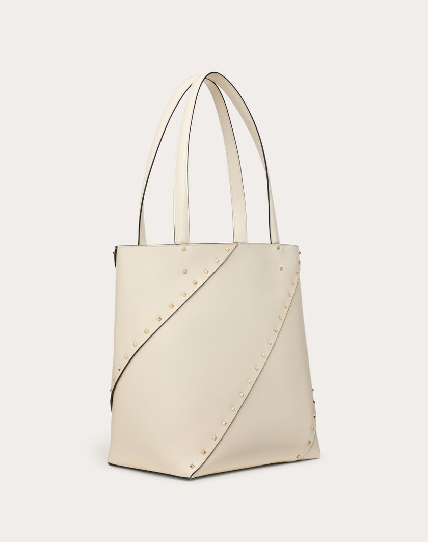 Valentino Handbags Borsa Shopping Valentino Garavani Valentino Garavani Rockstud Wispy In Vitello per Donna in Tabacco | Valentino IT Acquista Ora