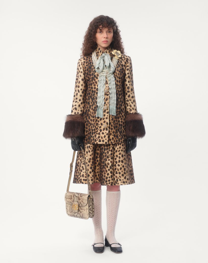 Valentino Handbags Caban In Panno Stampato Giaguaro Spots per Donna in Animalier | Valentino IT Negozio