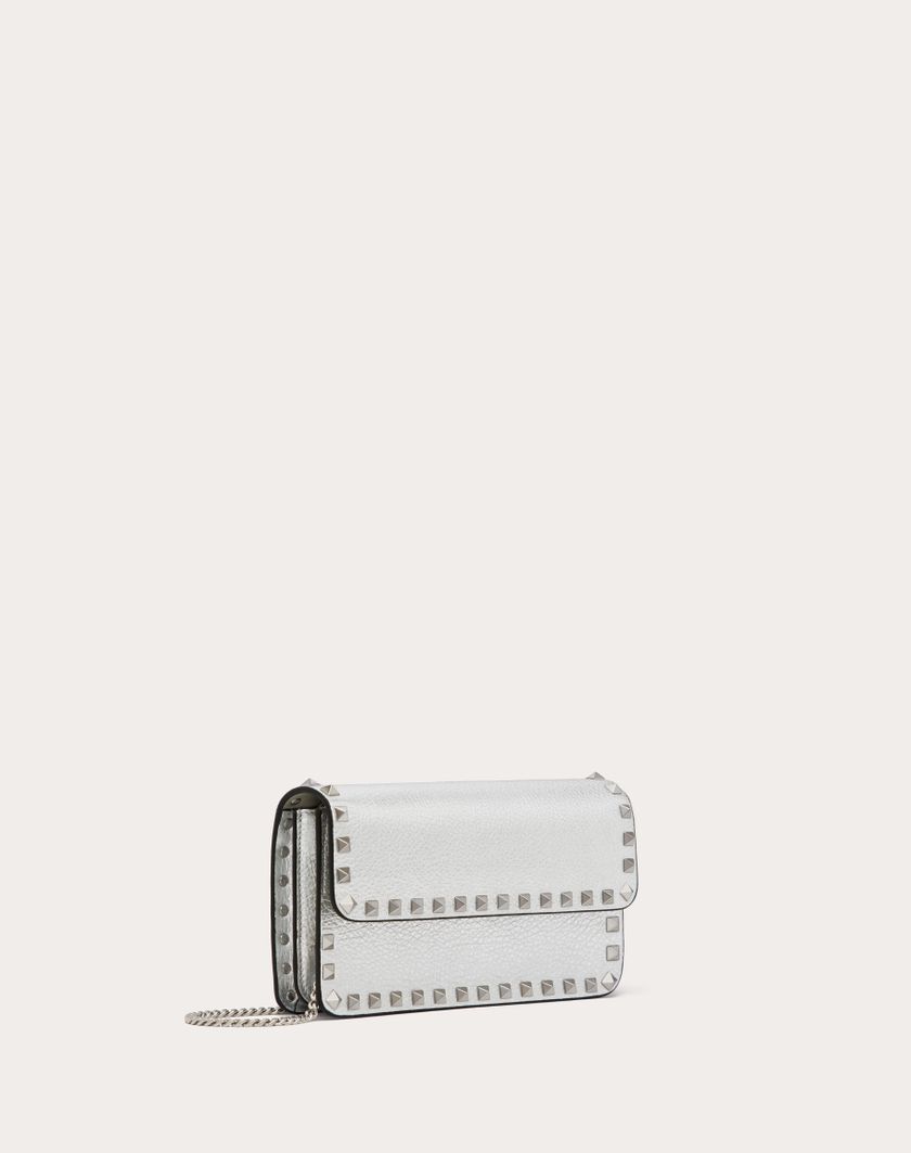 Valentino Handbags Portafoglio Con Catena Rockstud In Vitello Granato Metallizzato per Donna in Argento | Valentino IT Vendita