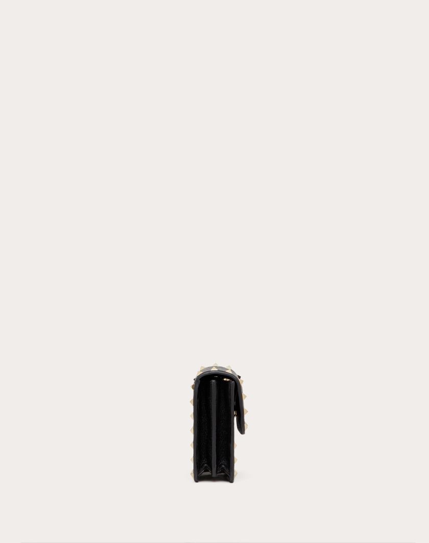 Valentino Handbags Pouch Con Catena Rockstud In Vitello Granato per Donna in Nero | Valentino IT Promozione