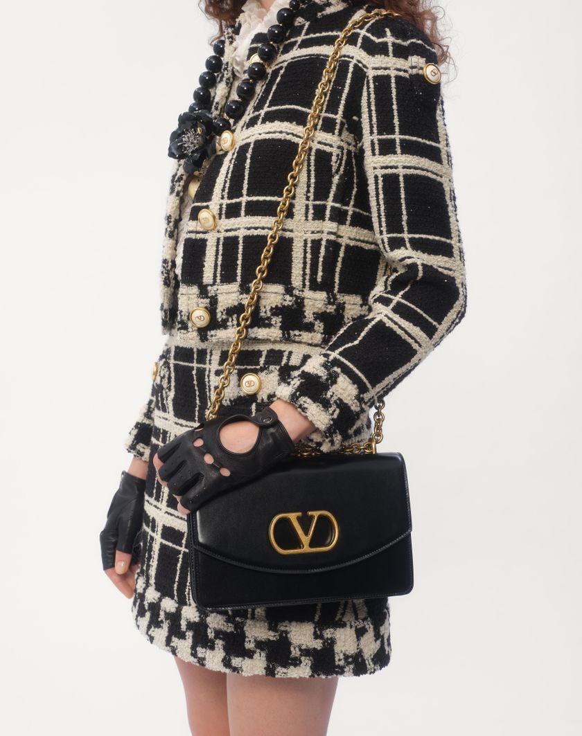 Valentino Handbags Caban In Macro Check Tweed per Donna in Nero/avorio | Valentino IT Shopping Online