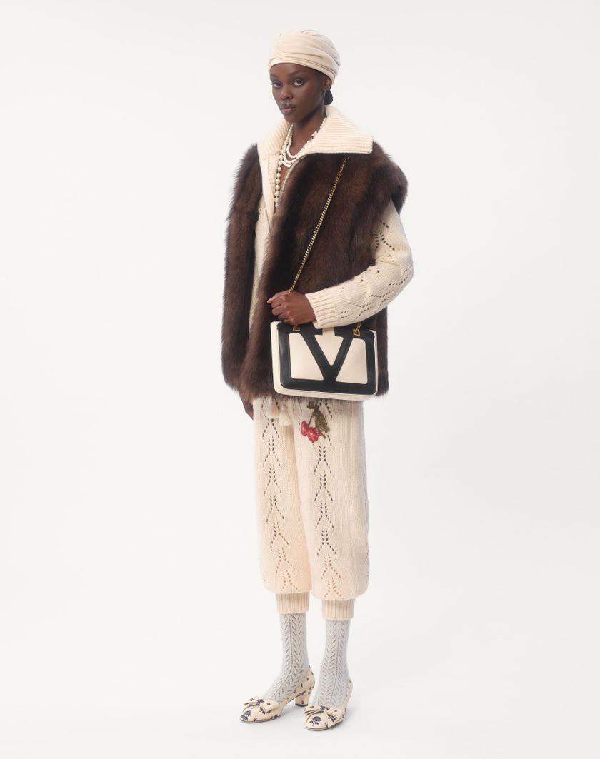 Valentino Handbags Gilet In Shearling per Donna in Marrone | Valentino IT Nuova