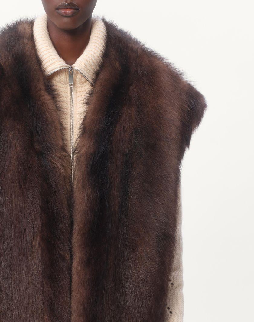 Valentino Handbags Gilet In Shearling per Donna in Marrone | Valentino IT Nuova