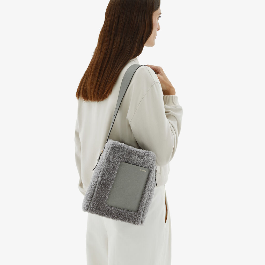 Valextra Borsa a secchiello da Donna Mini Shearling Grigia | Valextra Soft Shopping Online