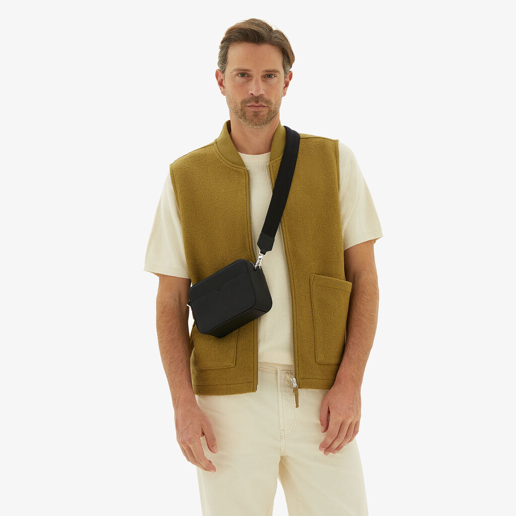 Valextra Borsa a tracolla da Uomo di Lusso Pelle Nera | Valextra V-Line Outlet