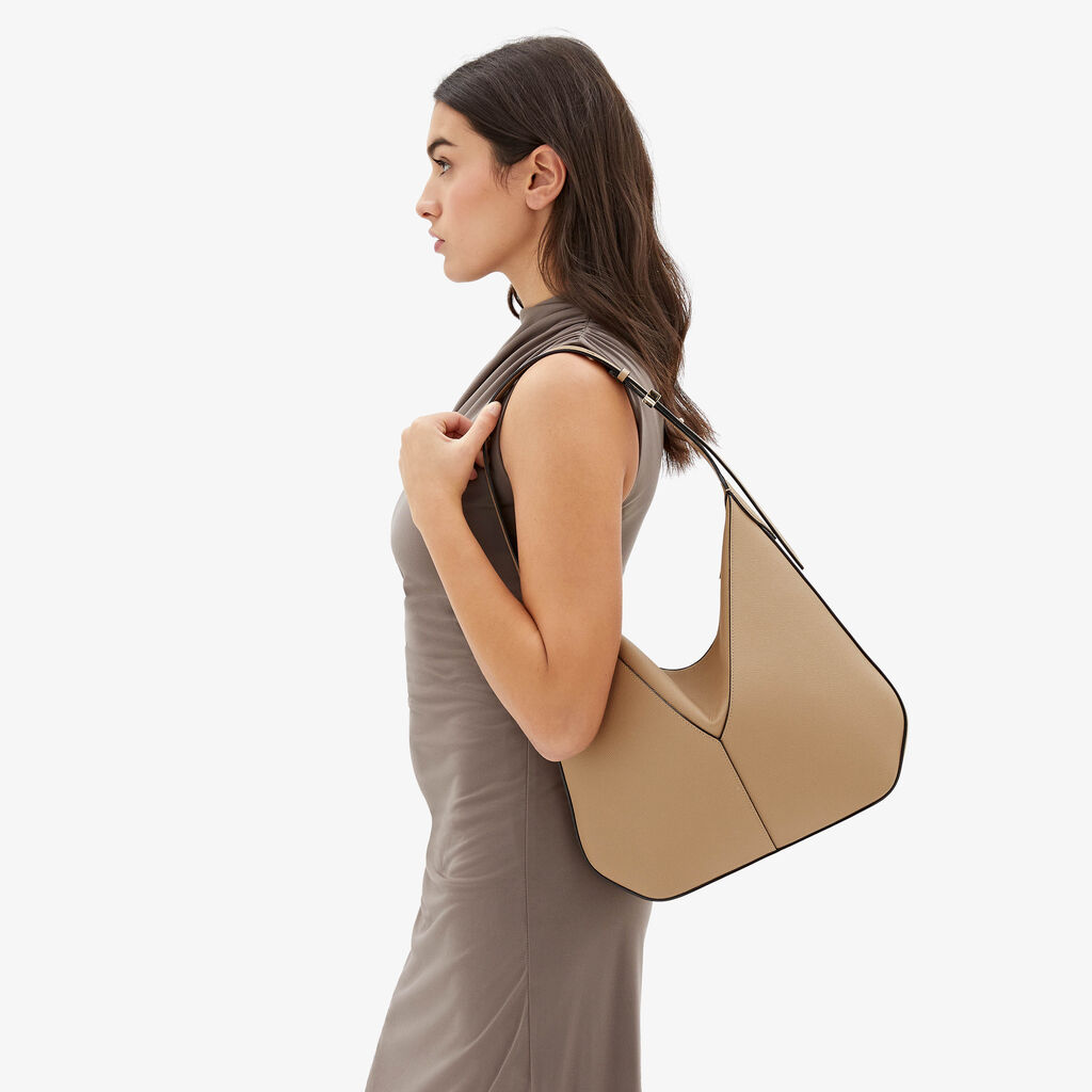 Valextra Borsa hobo da Donna di Lusso in Pelle rigida Beige | Valextra Vivi Negozio