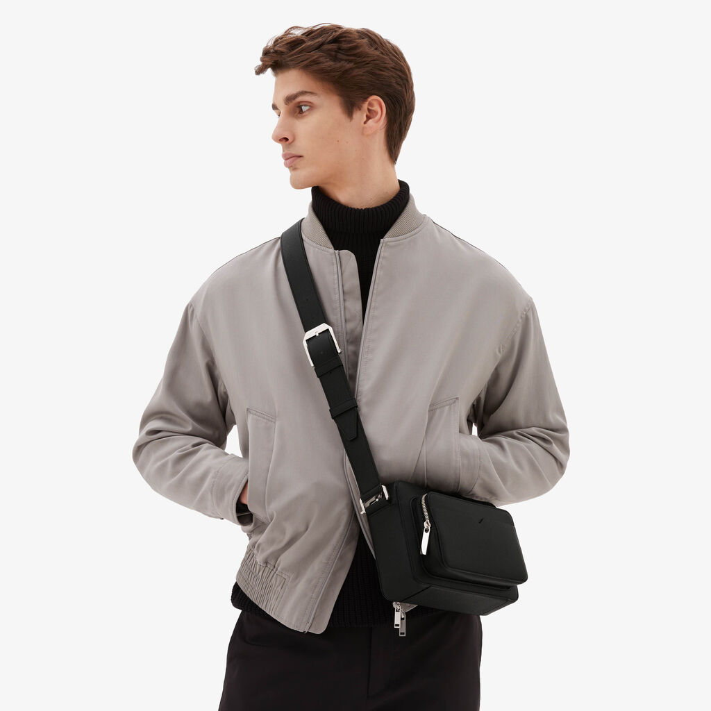 Valextra Borsa compatta Reporter in Pelle Nera | Valextra V-Line Vendita