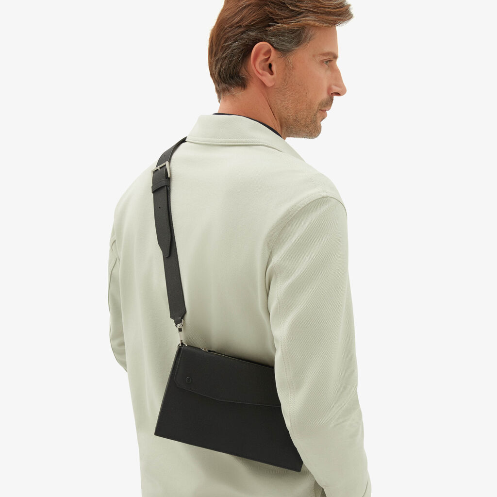 Valextra Borsa a tracolla da Uomo in Pelle Nera | Valextra Pocket Spedizione Gratuita