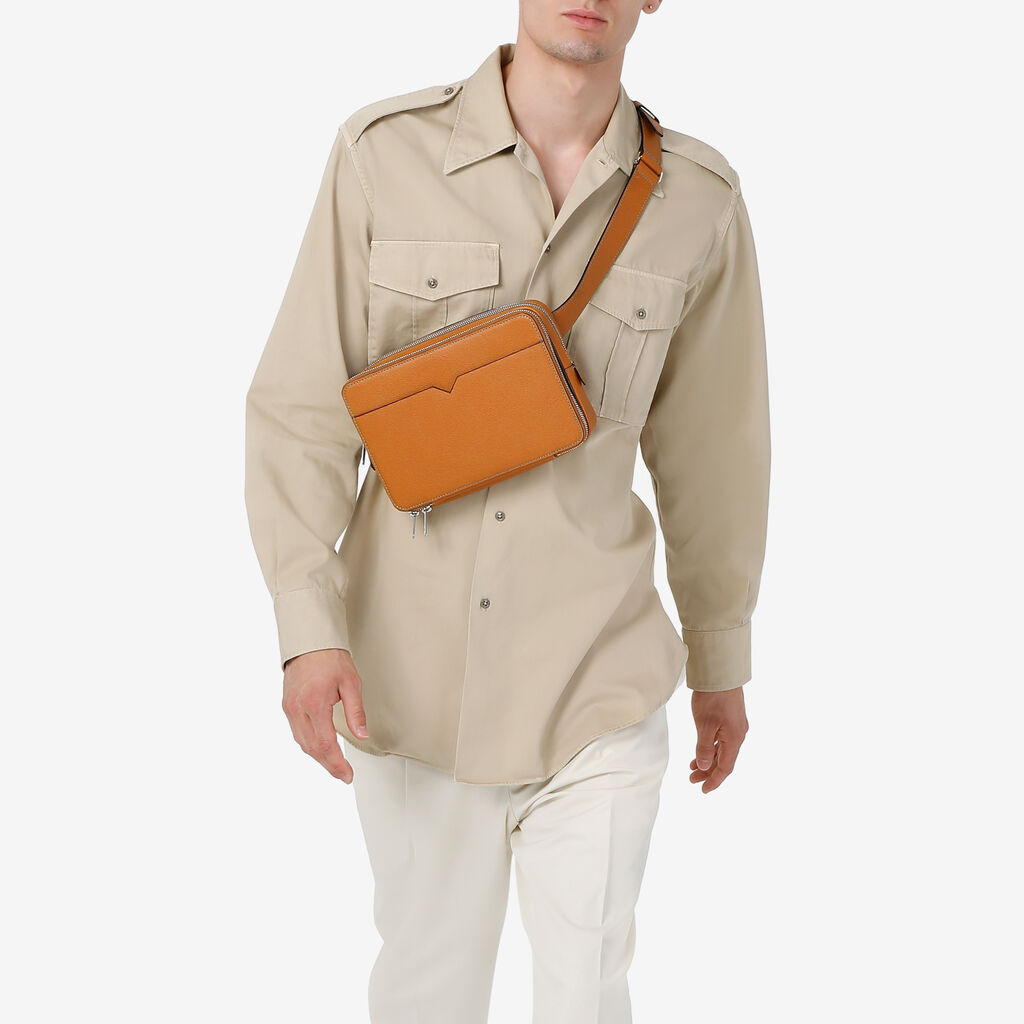 Valextra Marsupio a tracolla in Pelle Marrone | Valextra V-Line Hotsell
