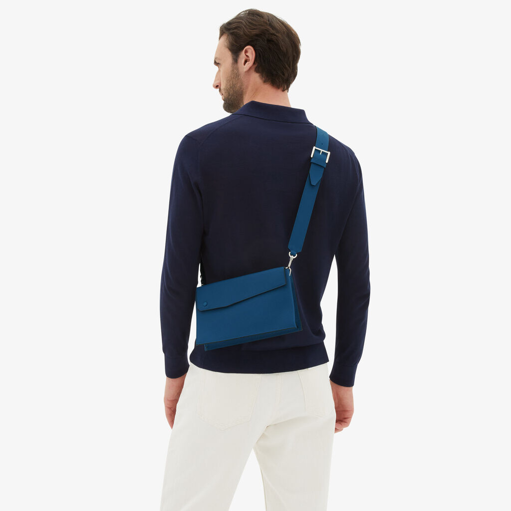 Valextra Borsa a tracolla da Uomo Mini in Pelle Blu | Valextra Pocket Saldi Di Fabbrica