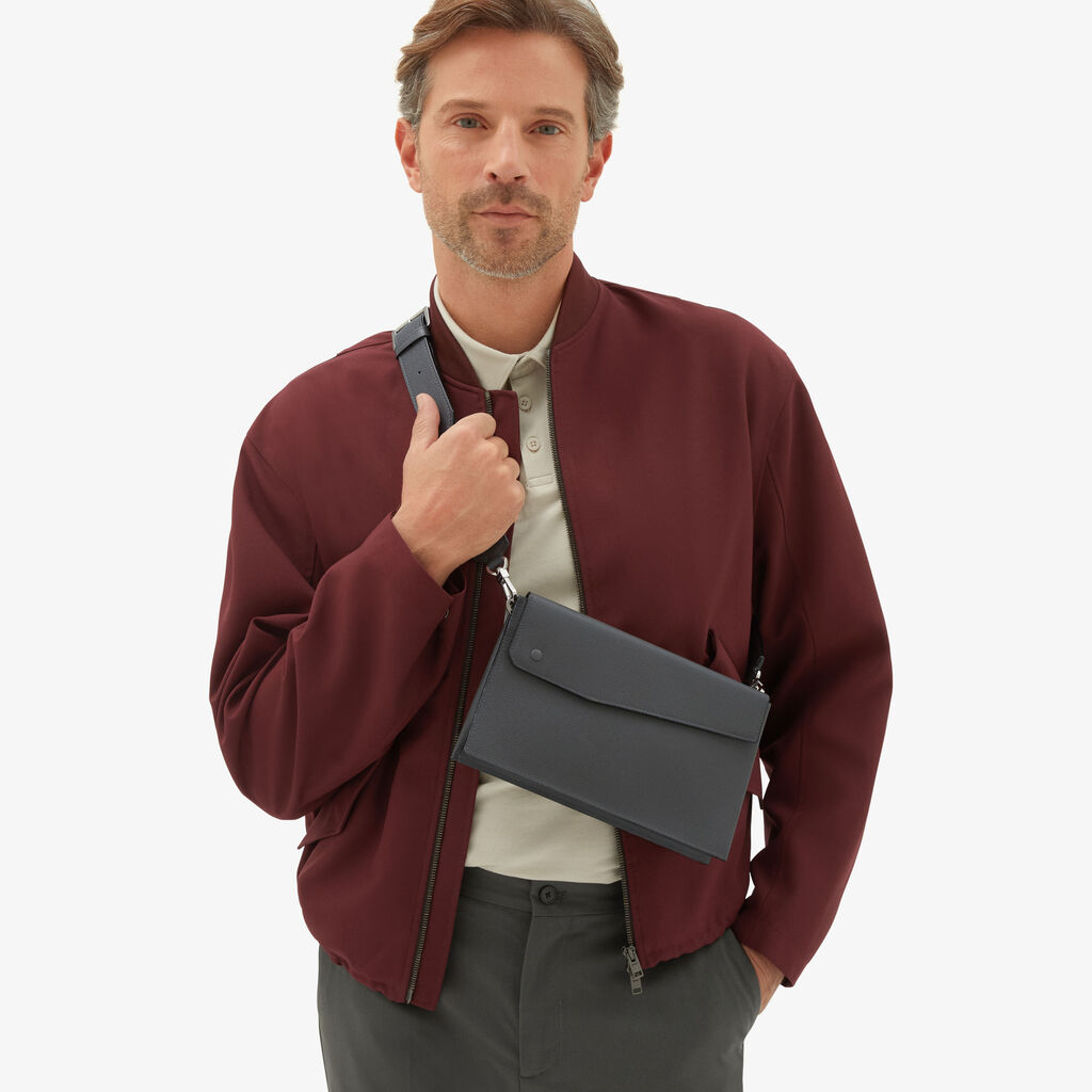 Valextra Borsa a tracolla da Uomo Mini in Pelle Grigia | Valextra Pocket I Più Venduti