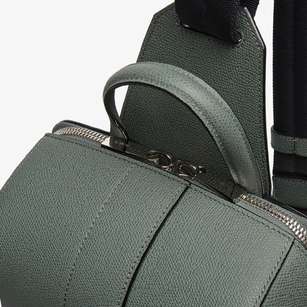 Valextra Zaino da Uomo in Pelle Verde di Lusso | Valextra V-Line Negozio