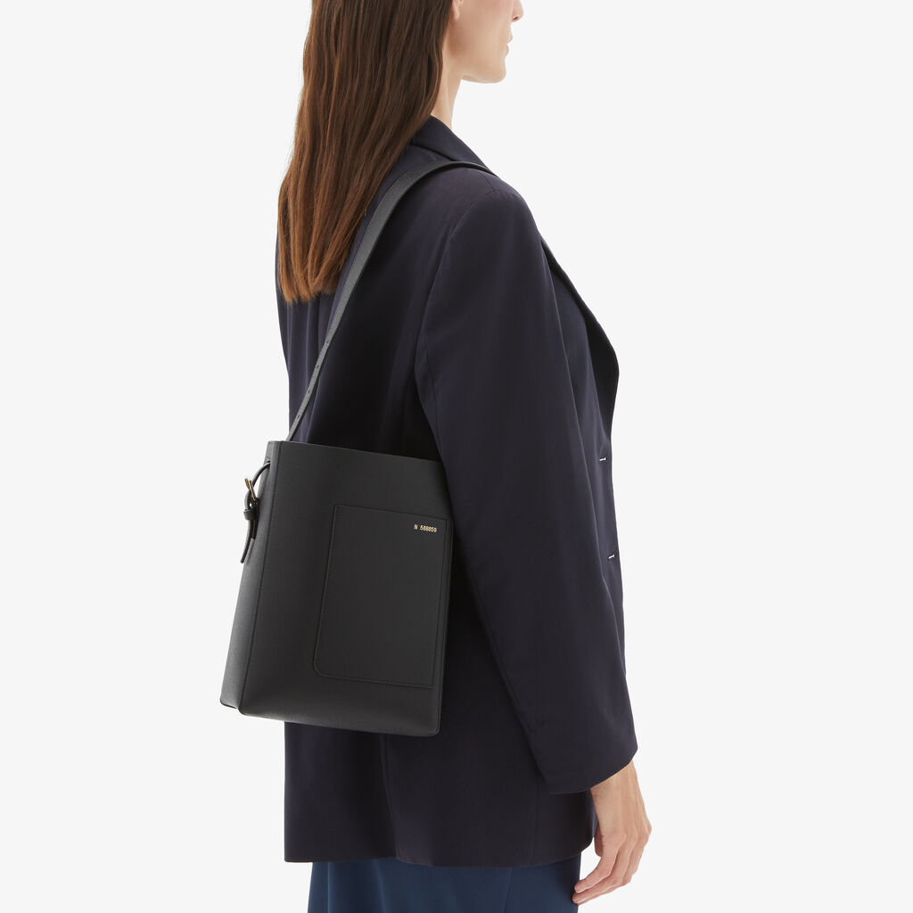 Valextra Borsa a secchiello da Donna di Lusso in Pelle Nera | Valextra Soft Saldi