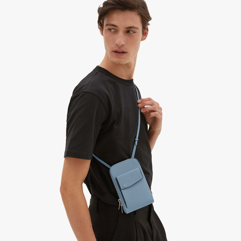 Valextra Porta telefono in Pelle Azzurra con tracolla | Valextra Pocket Vendita